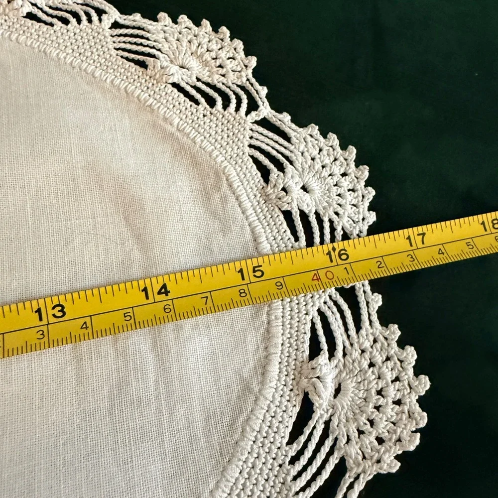 Vintage White‎ Linen Lace Doily Set Oval Round Table Linens 2pc